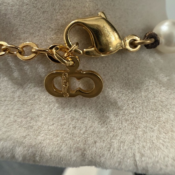 Christian Dior Elegant Gold and Cream Pearl Necklace and Earring Set w/ pouch - Picture 2 of 10